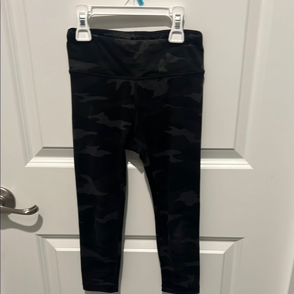 Athleta Girls Black Camouflage Leggings size 7